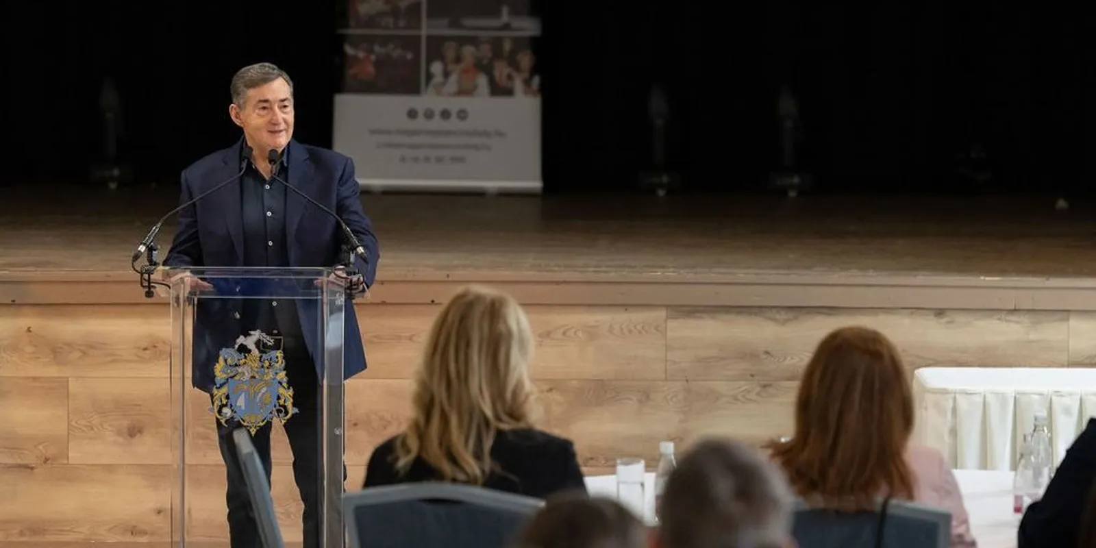  Ünnepélyes záróeseményen jelentették be: 65 család otthona újulhat meg Bicskén 130 millió forintból