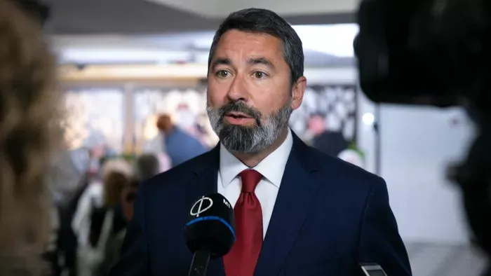 Hidvéghi Balázs is kitöltötte a Nemzeti petíciót - Videó