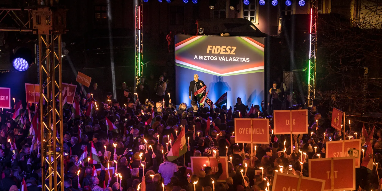 Orbán Viktor: Nem hagyjuk magunkat zsarolni