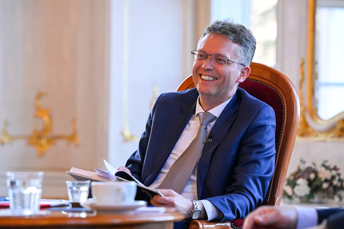 ÁDER János; HANKÓ Balázs