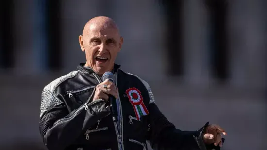 Pataky Attila:  A szeretet etet, a gyűlölet pedig öl!