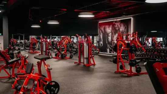 Németország: szír migráns tört be egy konditerembe, majd fajtalankodni kezdett a futópaddal