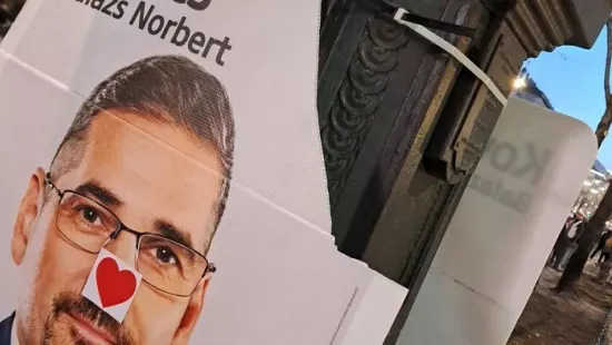 Tiszások rongálták meg a Fidesz plakátjait – Videó