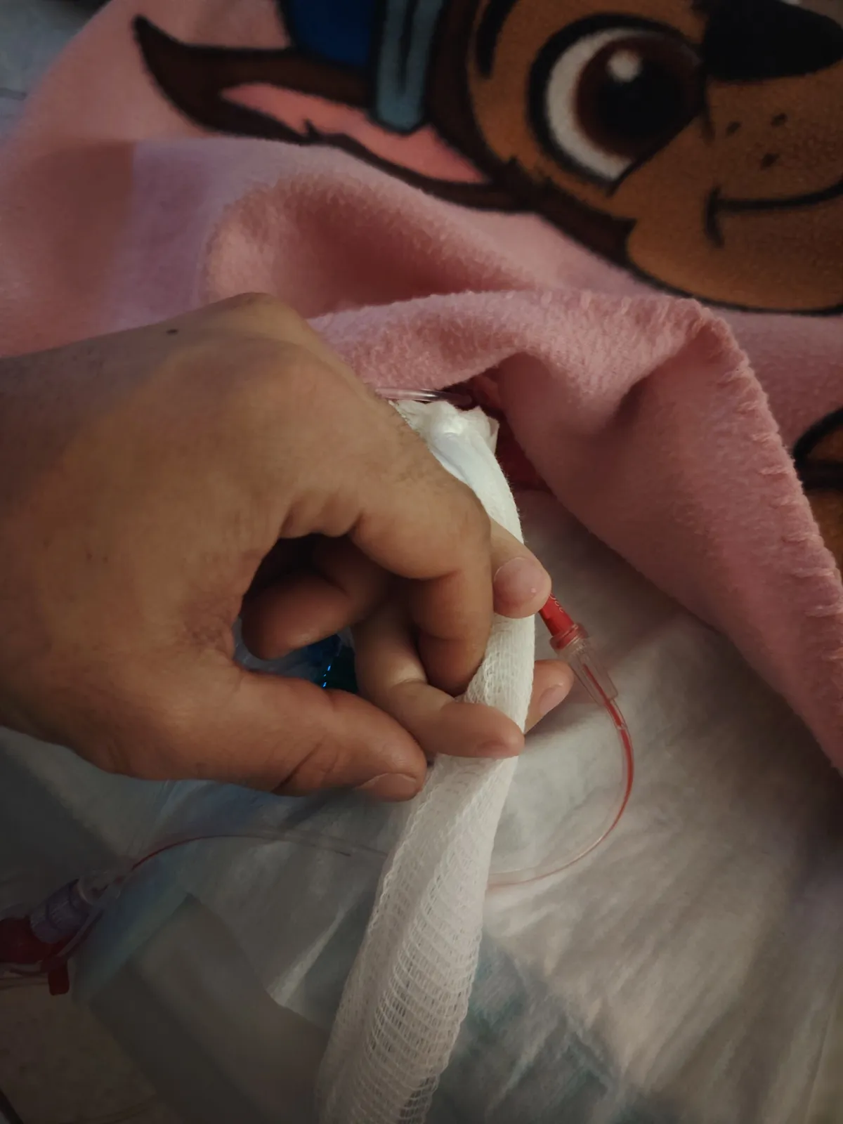 Szülei a műtét után ébredéskor ott lehettek mellette