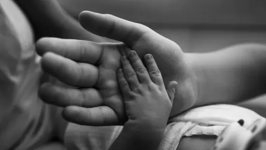 „Azt mondták, hogy a fájdalom a beszorult levegő miatt van – napokkal később meghalt a baba"