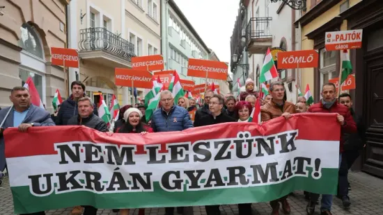 Elképesztő, ami Orbán Viktorra vár: hatalmas a tömeg az egri békemeneten