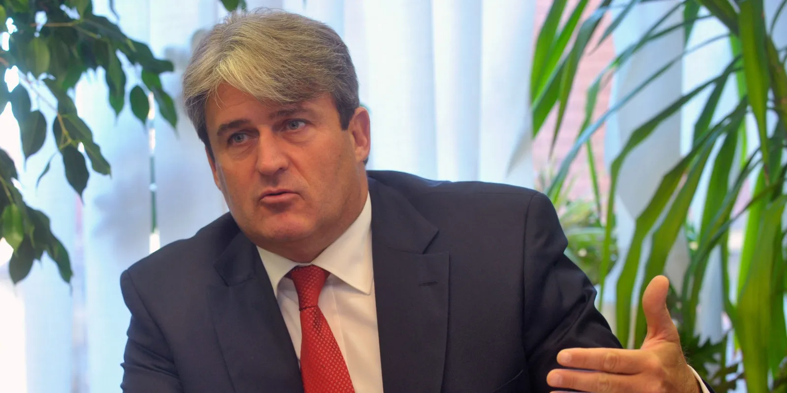 Eltörölné az üzemanyagok védett árát Kapitány István