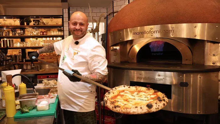 László, a pizza szerelmese leigázta a világot