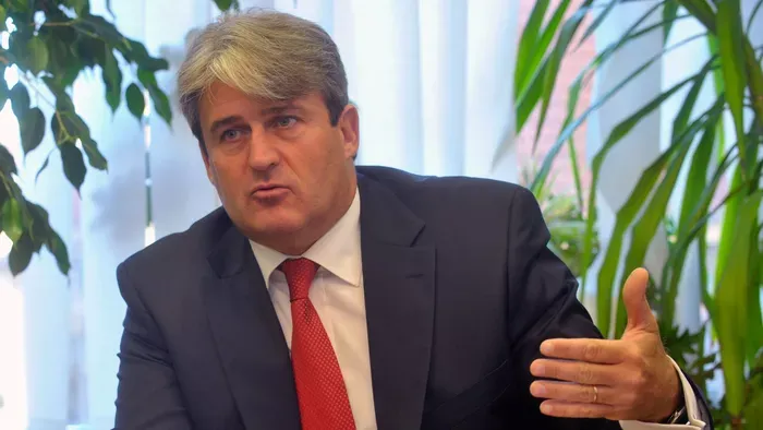 Eltörölné az üzemanyagok védett árát Kapitány István