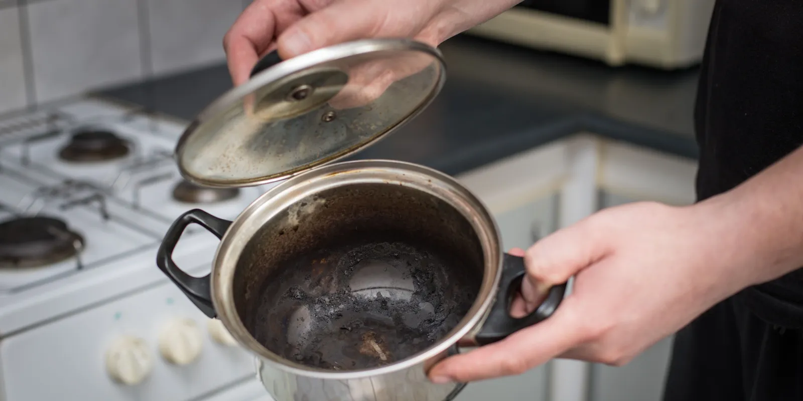 Leégett a lábos? Felejtsd el a szódabikarbónát!