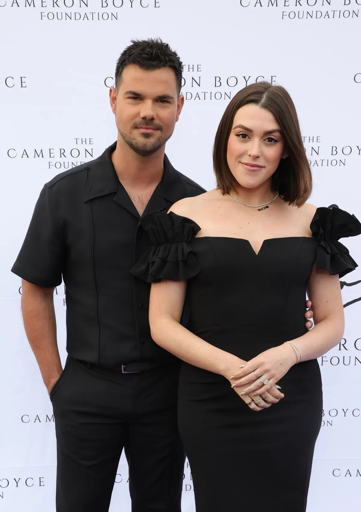 alt=Az Alkonyat sztárja, Taylor Lautner és felesége, Taylor Lautner