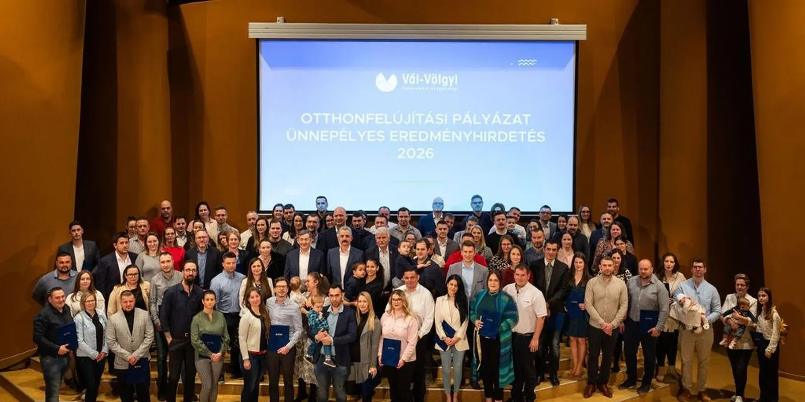 A Vál-Völgyben élő családok 124 millió forintot kaptak