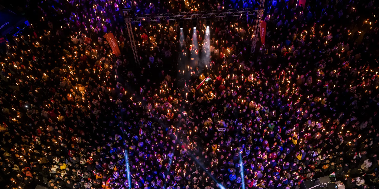 Hidegrázós képek Kaposvárról: megtelt a tér, elképesztő a tömeg