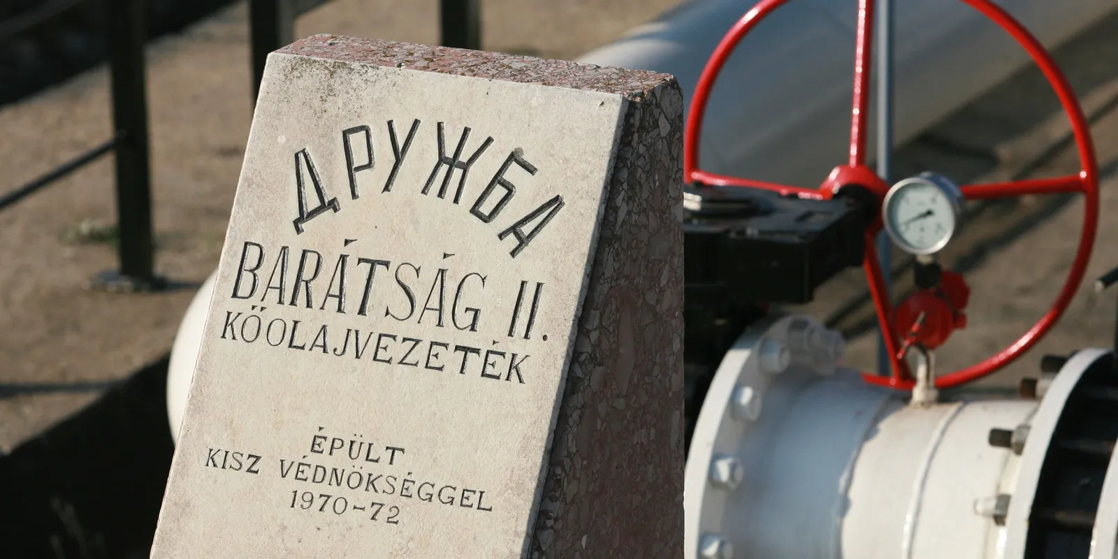 Zelenszkij-felárral zsebelnék ki a magyarokat