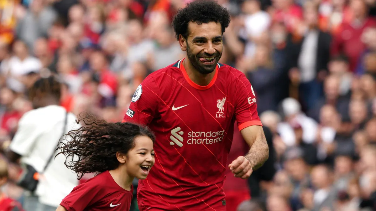 Mohamed Szalah lánya (balra) világsztár lett