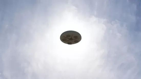 Leesett a szemtanúk álla: minden eddiginél bizarrabb UFO szelte át az éjszakai égboltot