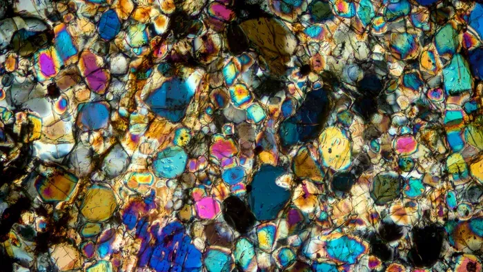 Meteorit mikroszkóp alatt? Ezt látnod kell!