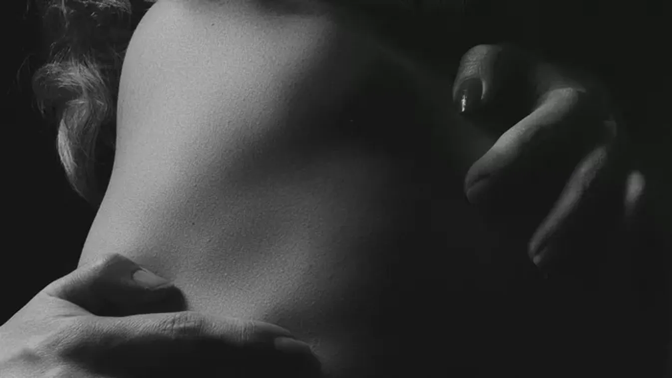 Lebukott a háromgyerekes anyuka: meztelen képekkel zsarolt férfiakat