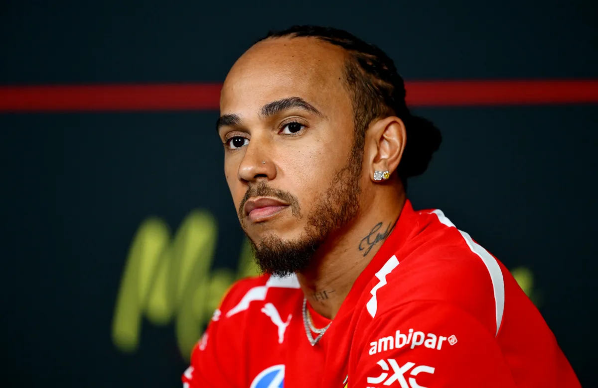 Lewis Hamilton nyilatkozik
