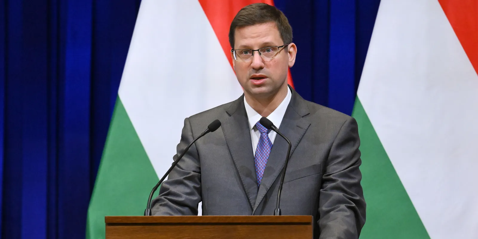 Gulyás Gergely: Zelenszkij ukrán arannyal és dollárral fizet azoknak, akik hajlandók támogatni Ukrajna háborúját