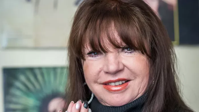 Zalatnay Cini: Nincs tovább! Legyen végre vége a háborúnak!