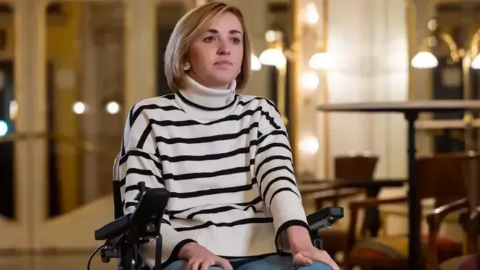 Minden erejét összeszedi a lebénult balerina