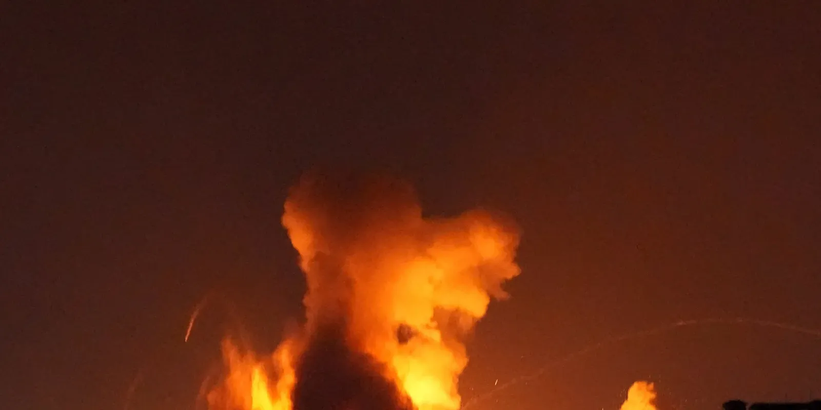 Irán rakétákkal lövi Izraelt