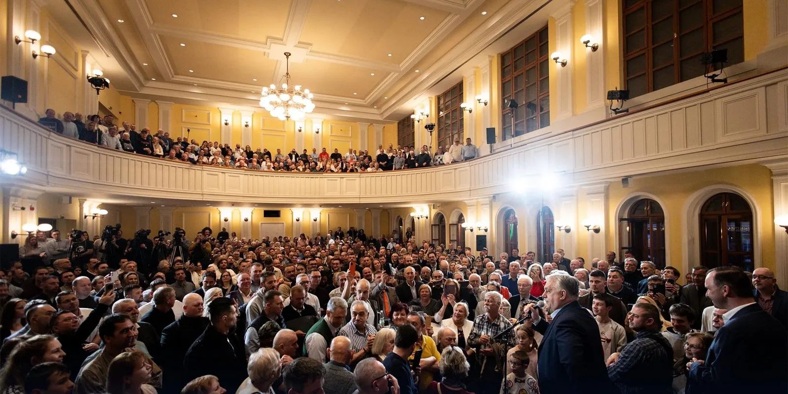 Nem semmi! Így várták Orbán Viktort Sopronban! - Fotó