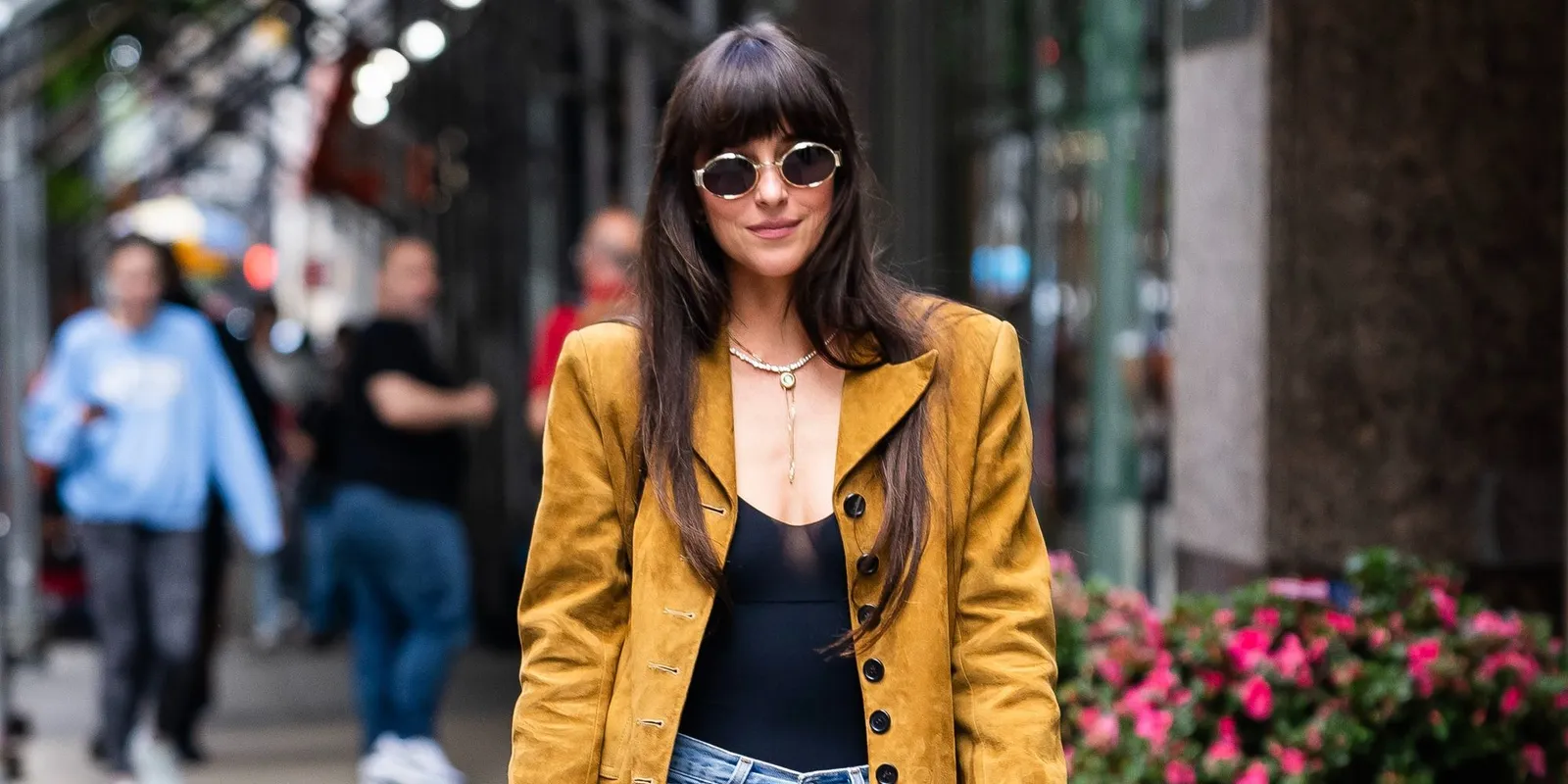 Dakota Johnson ledobta a bugyit