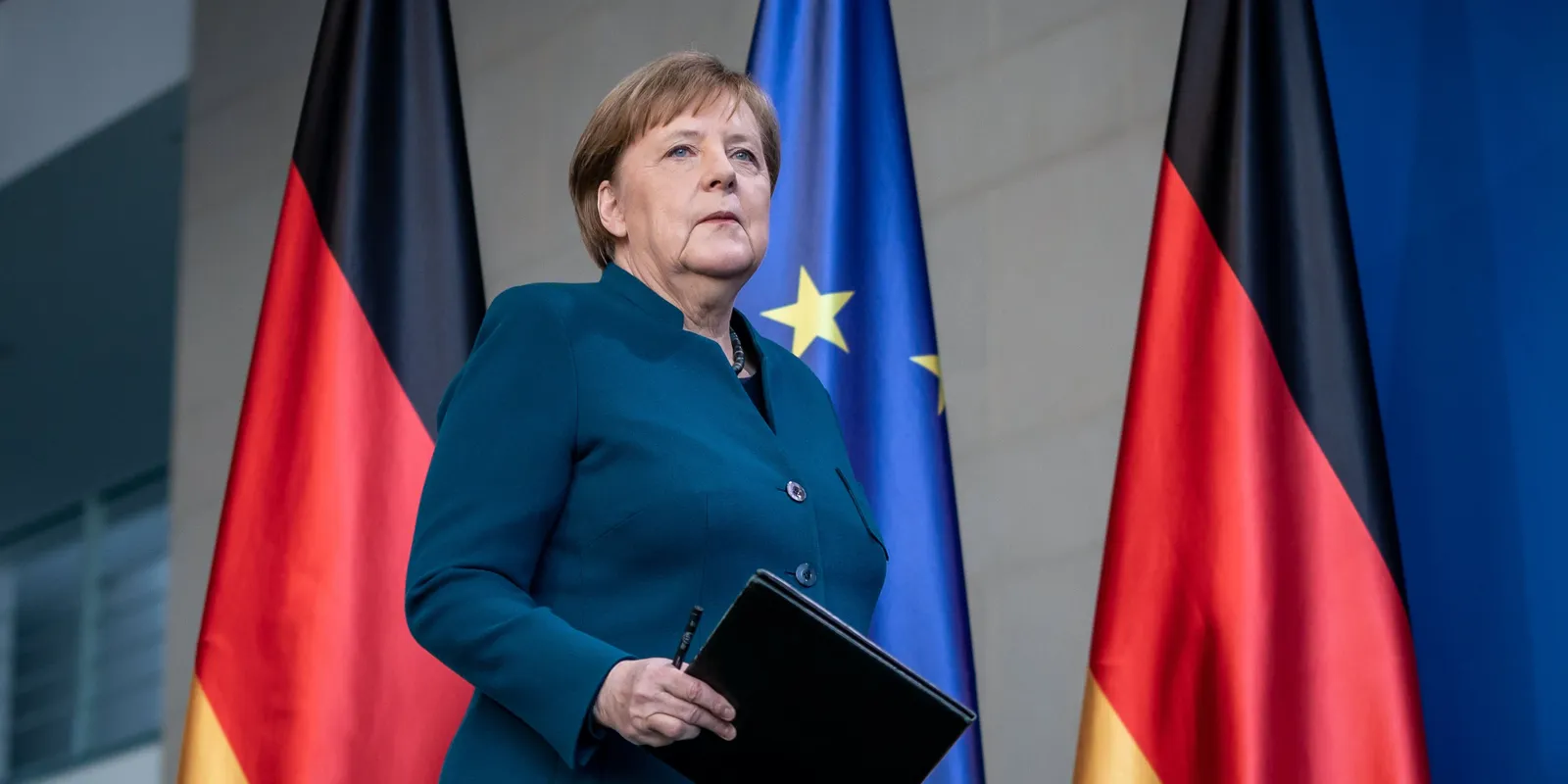 Merkel buzdítja a migránsokat: szavazzanak az AfD ellen