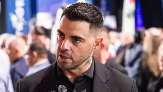 Young G Béci a Háborúellenes Gyűlésen: Megbolondult a világ