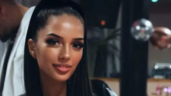 Kunu Alexandrának szerelmet vallott titokzatos párja – Na de akkor miért viseli még exférje nevét?