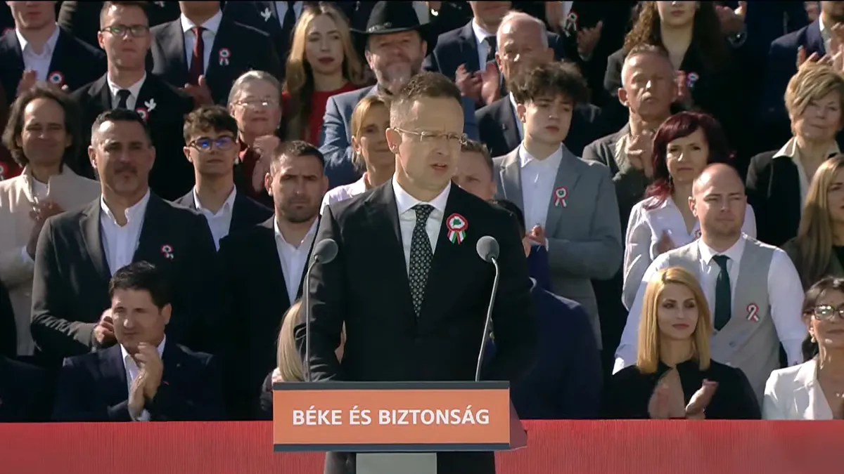 Szijjártó Péter beszédet mond a Békemeneten
