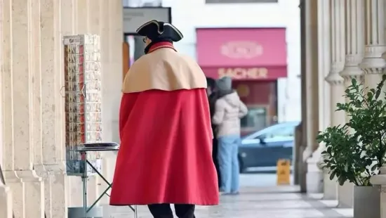 Betiltják a Mozartnak öltözött jegyneppereket Bécsben