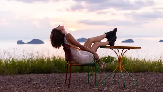 Érdekes trend terjed! A Z generáció csak ül és nem csinál semmit