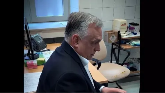 Orbán Viktor meglátogatta a kiszabadított hadifoglyokat - Videó