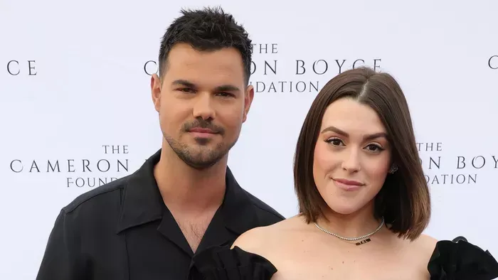 Első gyermekét várja párjával az Alkonyat sztárja