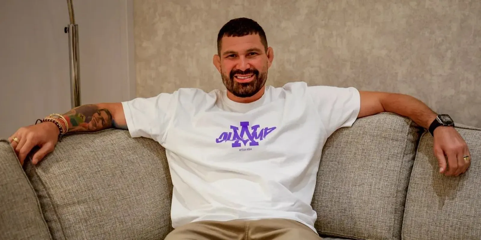 Kiállt a béke mellett, balos lapok támadják Végh Attilát