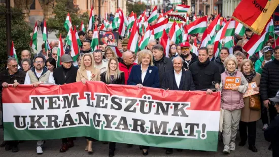 Indul Orbán Viktor országjárása: kövesd velünk élőben a kaposvári békemenetet!