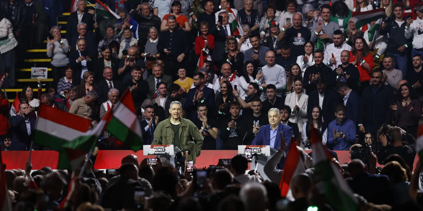 A kormánytagok is válaszokat követelnek az aranykonvojról