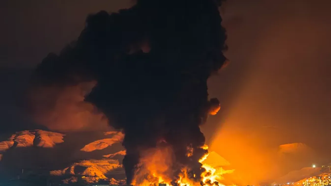Hajnalban robbanások rázták meg a Közel-Keletet