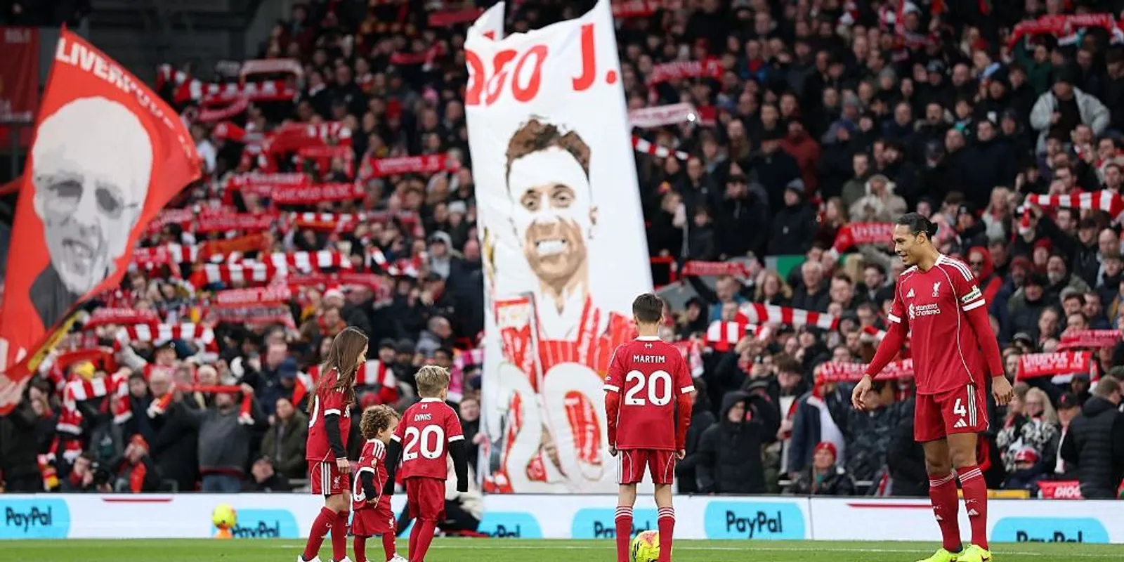 Nyaralni vitte anyukájuk Diogo Jota gyermekeit