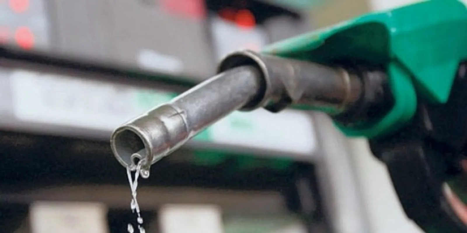 Háború + Zelenszkij: Máris emelkedik az üzemanyagár