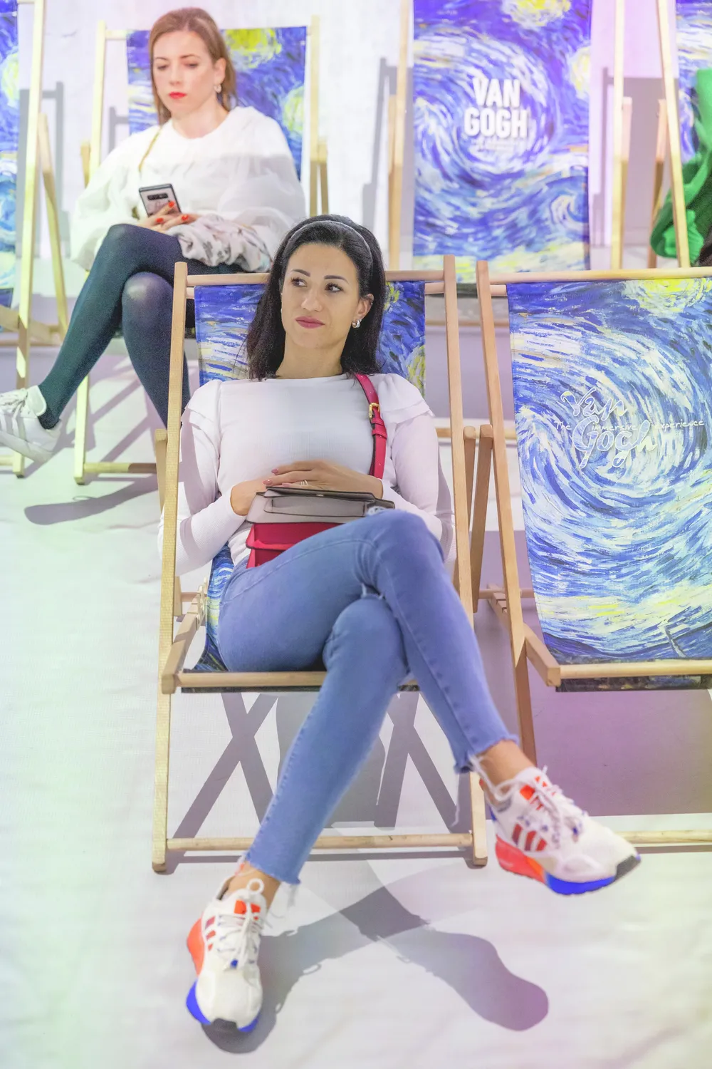 Széphalmi Juliska modellként is megállja a helyét.