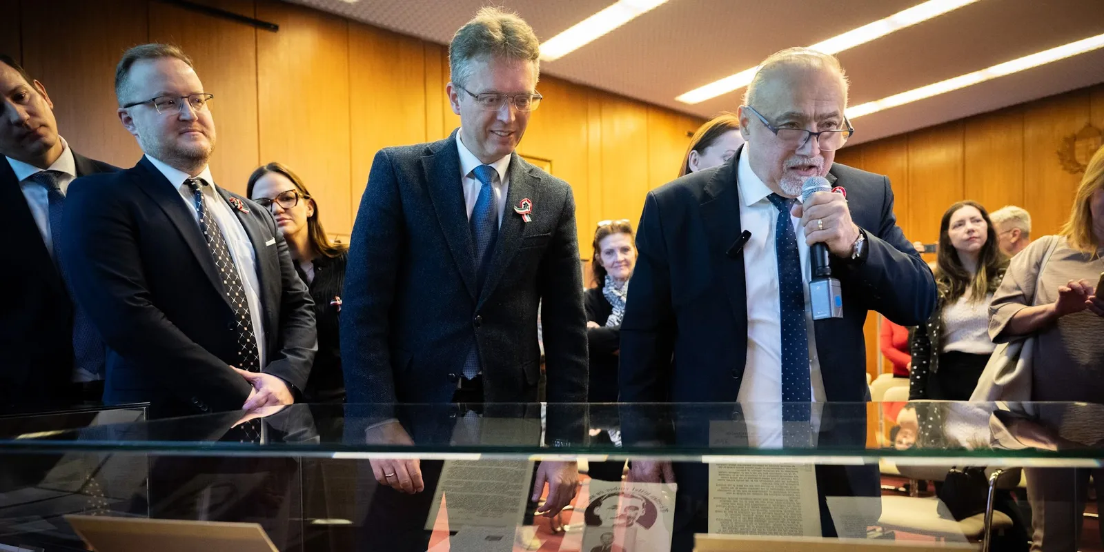 Hazatért a nemzet írója