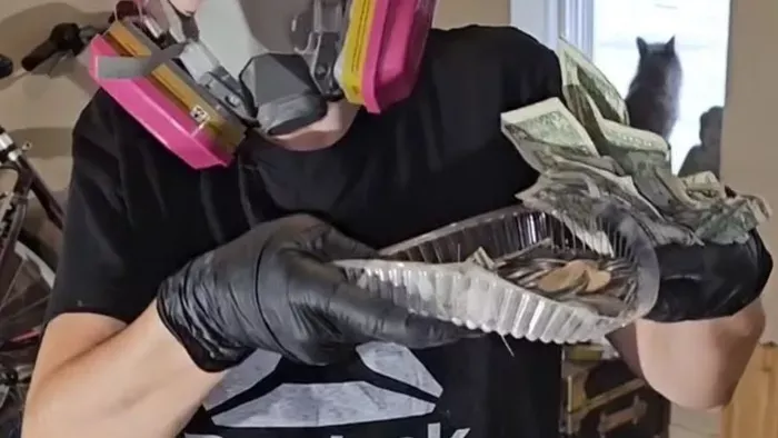 Pénz és szemét–kolumbiai nőt mentett meg az extrém takarító