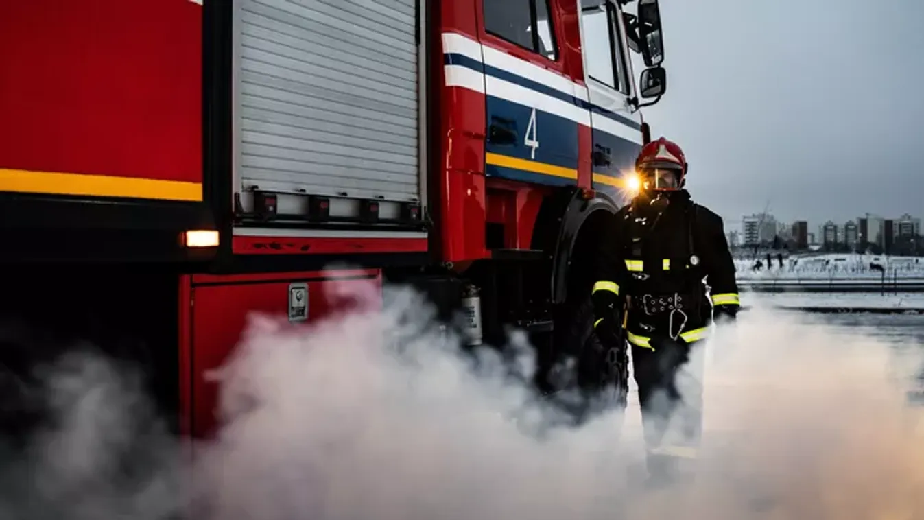 Hős 9 éves kislány riasztotta a tűzoltókat egy balesethez