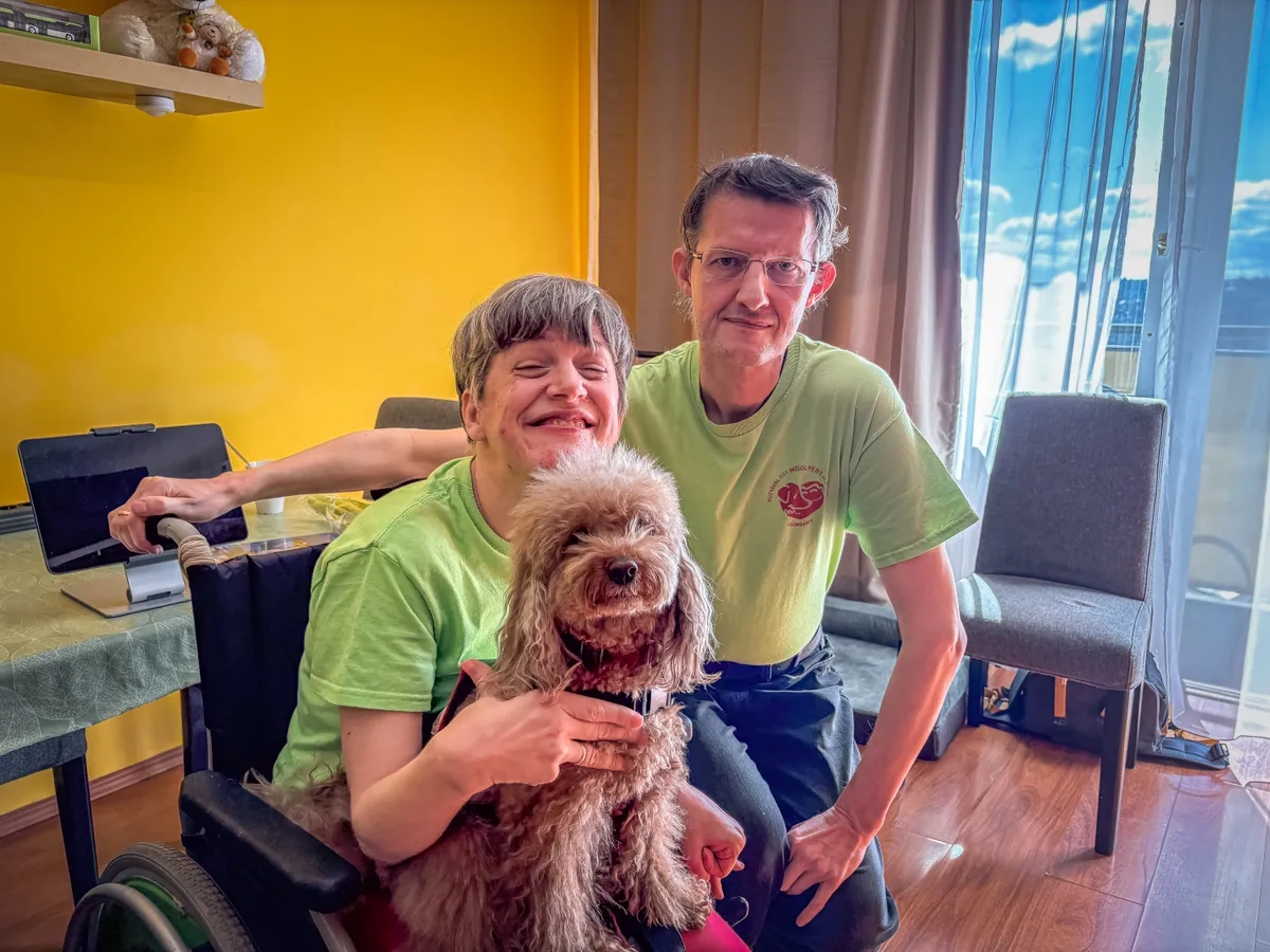 Bambi, a segítőkutya és a Bratkó házaspár között megbonthatatlan a szövetség