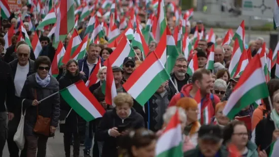 Gyülekezik a tömeg - Megjöttek az első képek a hódmezővásárhelyi Békemenetről