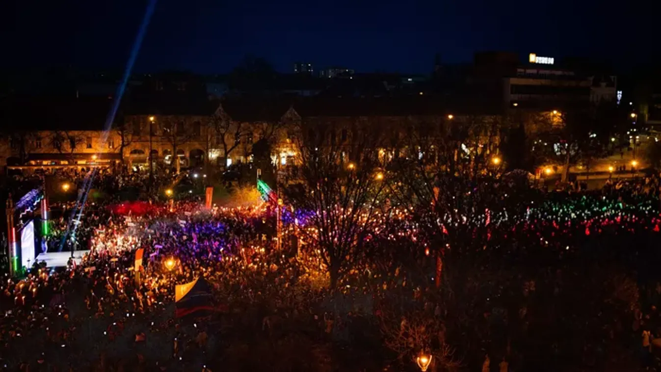 Látványos drónfotók érkeztek: zsúfolásig megtelt az Erzsébet tér Nagykanizsán